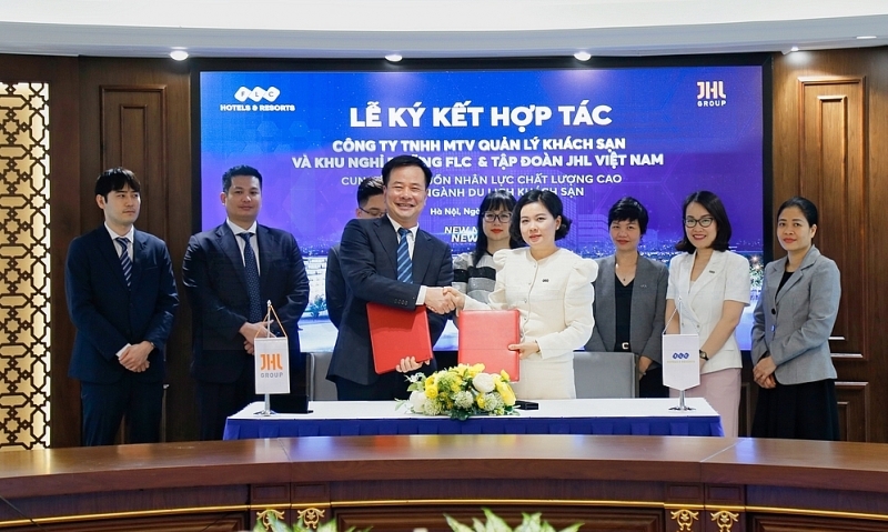 flc hotels resorts bat tay jhl hop tac cung ung nhan su du lich khach san