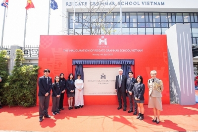 Lễ gắn biển trường tiểu học, THCS và THPT Reigate Grammar Việt Nam