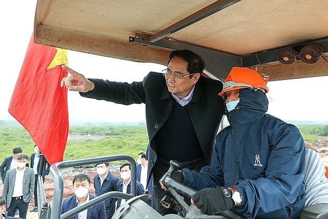 dot pha ha tang giao thong uu tien hang dau cua chinh phu