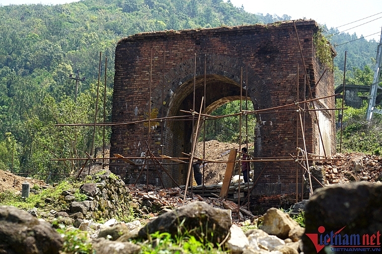 hinh anh dai trung tu thien ha de nhat hung quan tren dinh deo hai van