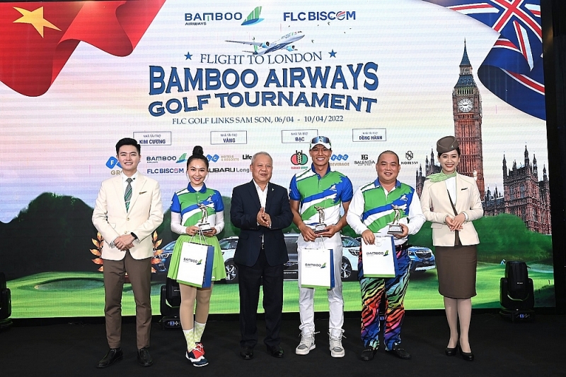 golfer tre nguyen duc son vo dich bamboo airways golf tournament 2022 flight to london