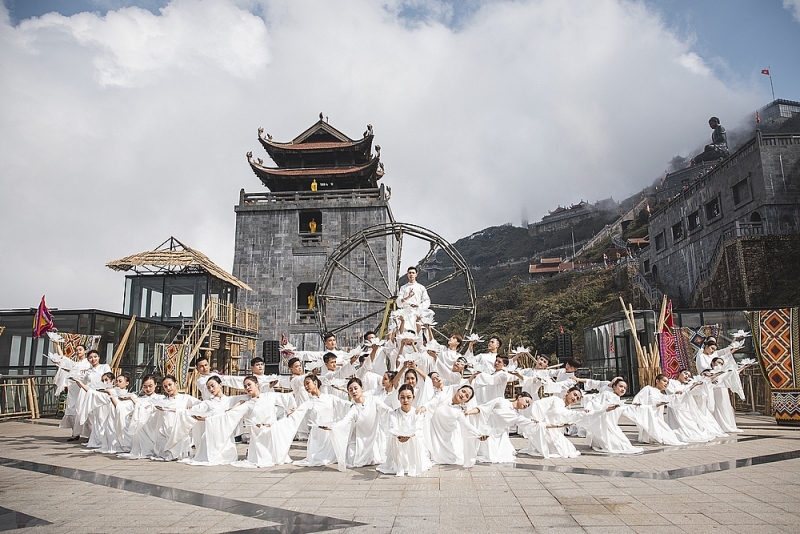 co gi dac biet o le hoi hoa hong fansipan 2022