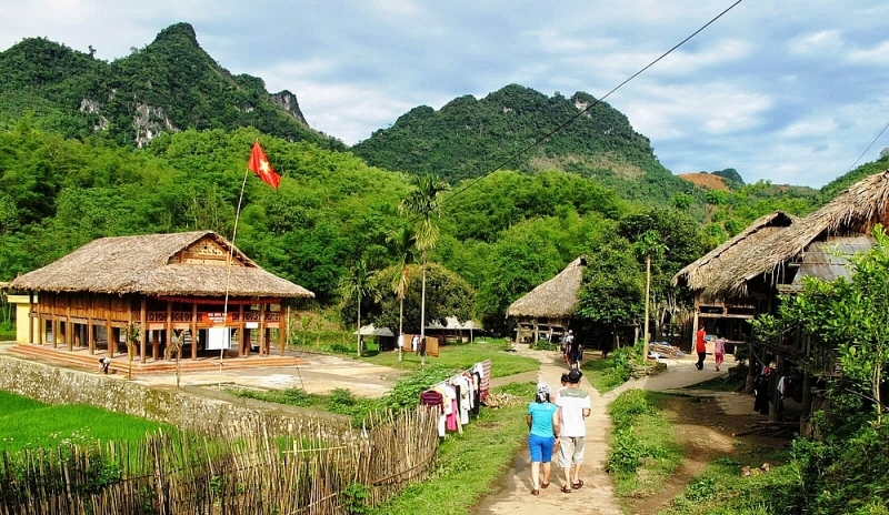 nghi le 304 chua biet di dau kham pha 4 dia diem du lich gia dinh gan ha noi