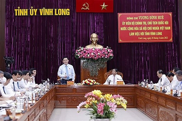 chu tich quoc hoi lam viec voi ban thuong vu tinh uy vinh long