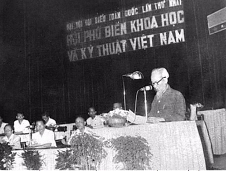 lich su va y nghia hinh thanh nen ngay khoa hoc cong nghe viet nam 185