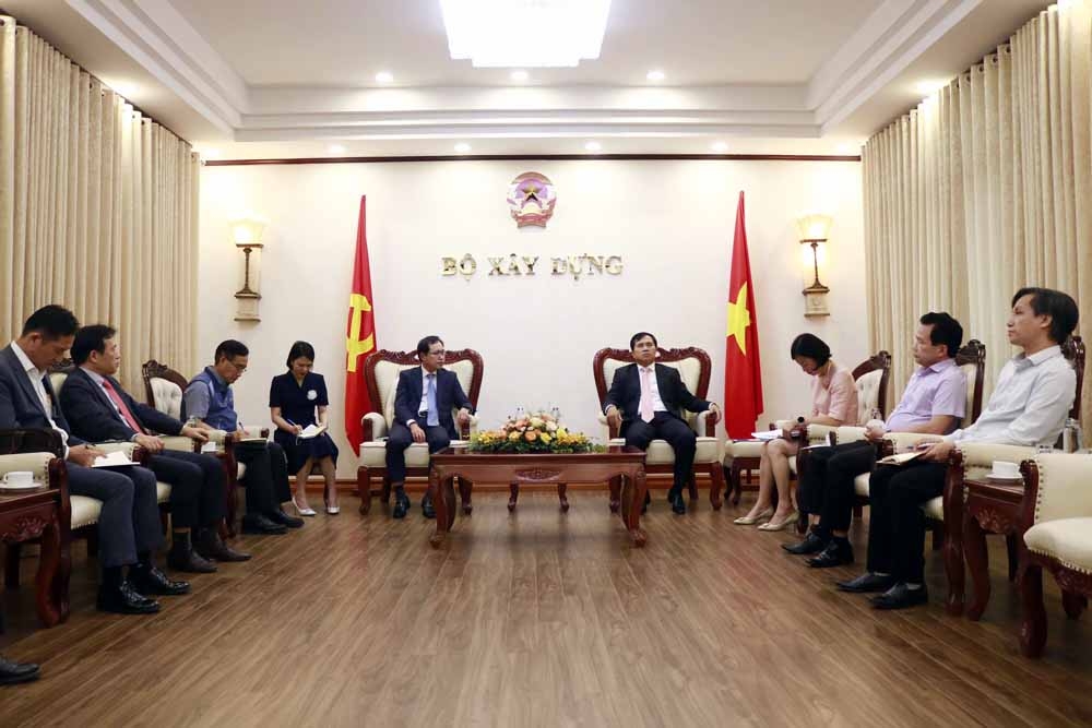 Thứ trưởng Bộ Xây dựng Lê Quang Hùng tiếp Tổng Giám đốc Samsung Việt Nam
