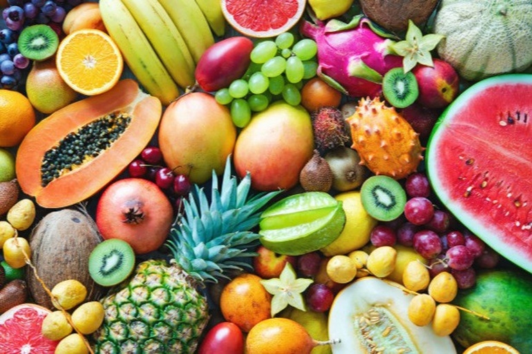 Vì sao bạn không thể ăn trái cây thay rau?
