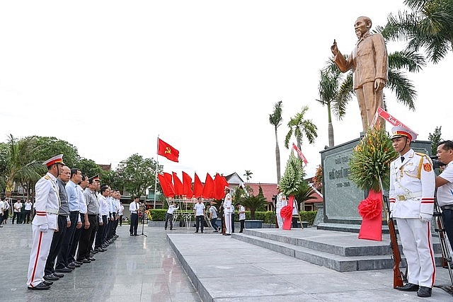 thu tuong ha tinh phat huy toi da yeu to con nguoi tu luc tu cuong vuon len