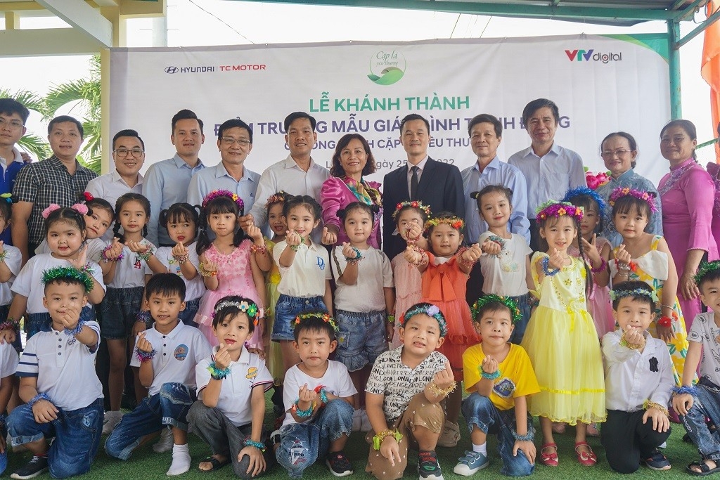 Hyundai Thành Công Việt Nam trao tặng điểm trường mầm non tại Long An