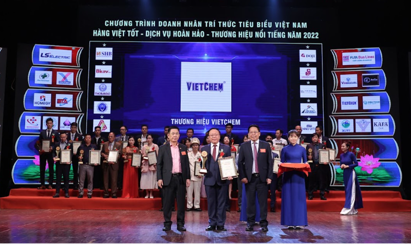 Vietchem lọt Top 10 “Thương hiệu nổi tiếng và uy tín Đất Việt năm 2022”