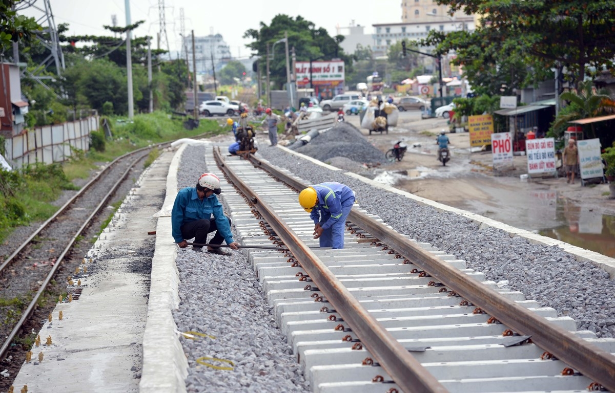 Đầu tư hơn 800 tỷ đồng cải tạo, nâng cấp đường sắt Hà Nội - Vinh