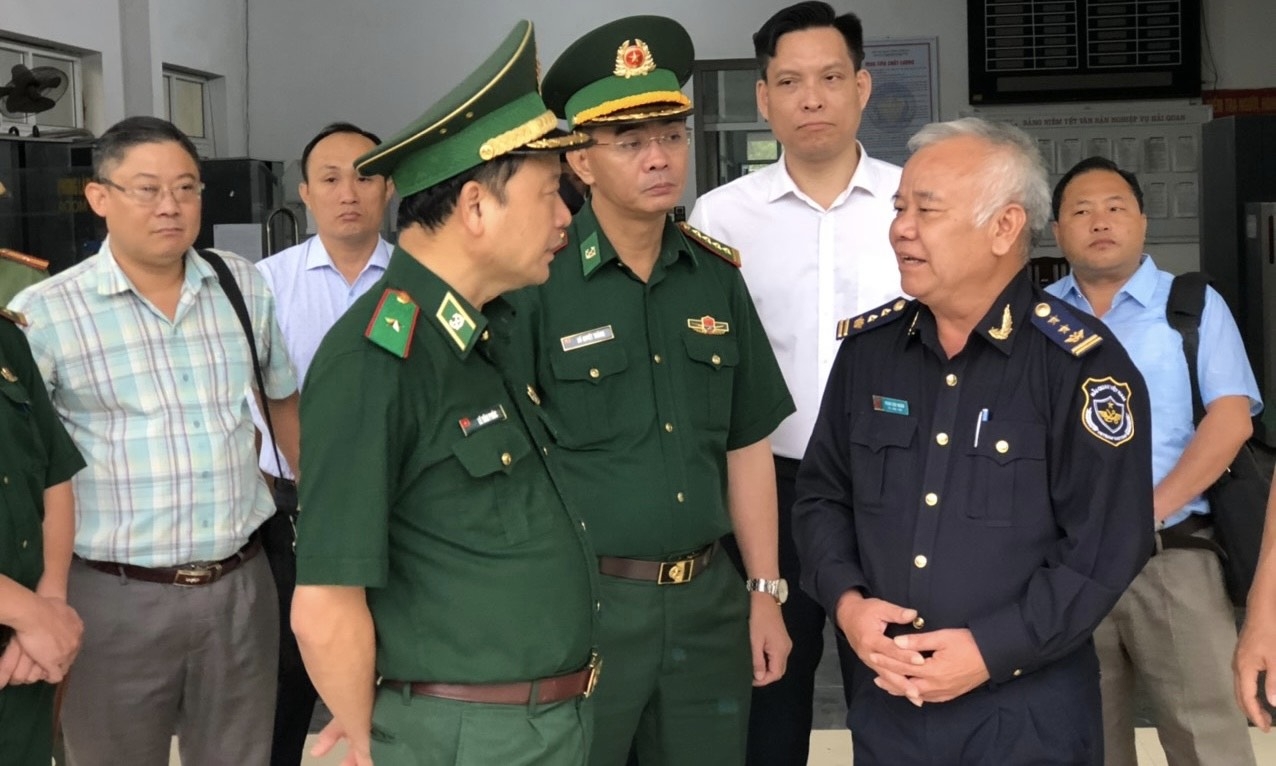 Đoàn công tác của Bộ Quốc phòng: Khảo sát cửa khẩu, lối mở tại một số tỉnh Miền Trung liên quan tới quy hoạch xây dựng cửa khẩu