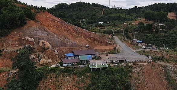 binh thuan xu ly xay dung trai phep tram dung chan tren deo dai ninh