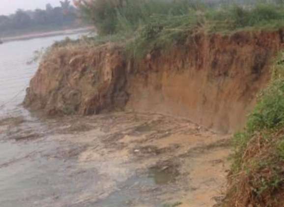 Phù Ninh (Phú Thọ): Sạt lở sông Lô khiến 2 người mất tích