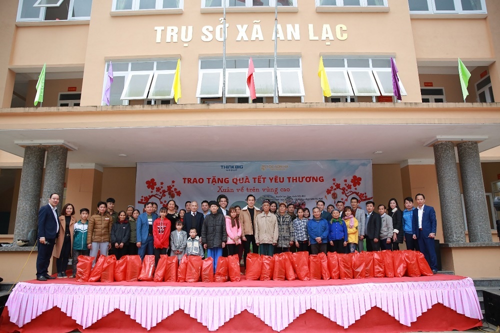 Think Big Group - Lộc Sơn Hà Land: Trao tặng quà tết yêu thương đến vùng cao