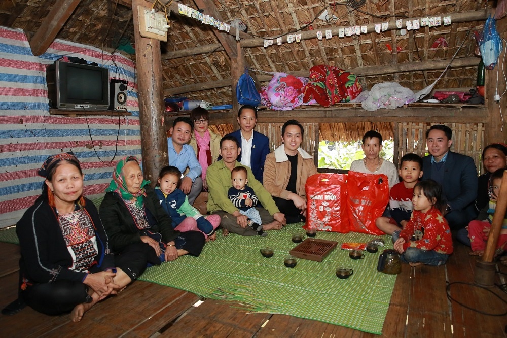 Think Big Group - Lộc Sơn Hà Land: Trao tặng quà tết yêu thương đến vùng cao