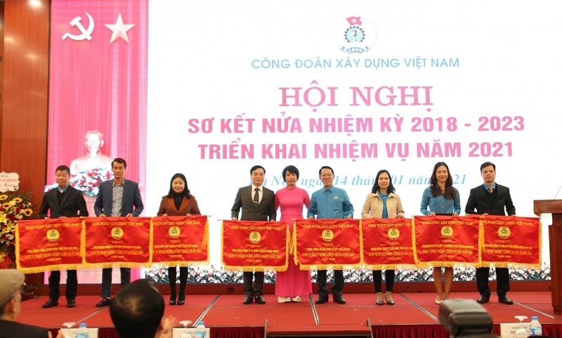 Vietnam Construction Trade Union reviews activities for half term of 2018-2023