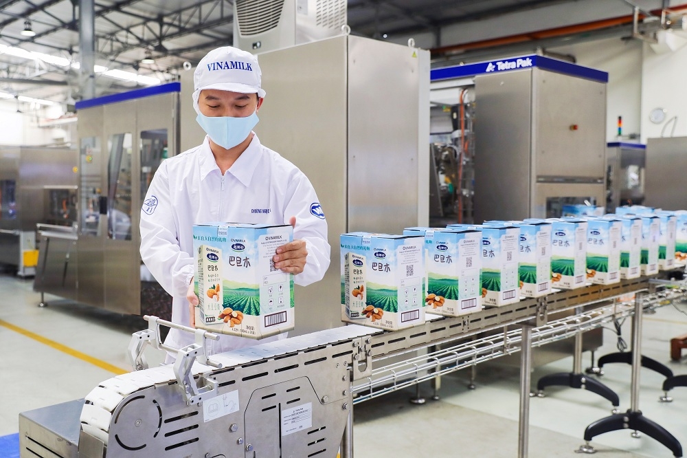 Vinamilk “xông đất” 2021 với lô sản phẩm sữa hạt và sữa đặc lớn xuất khẩu đi Trung Quốc
