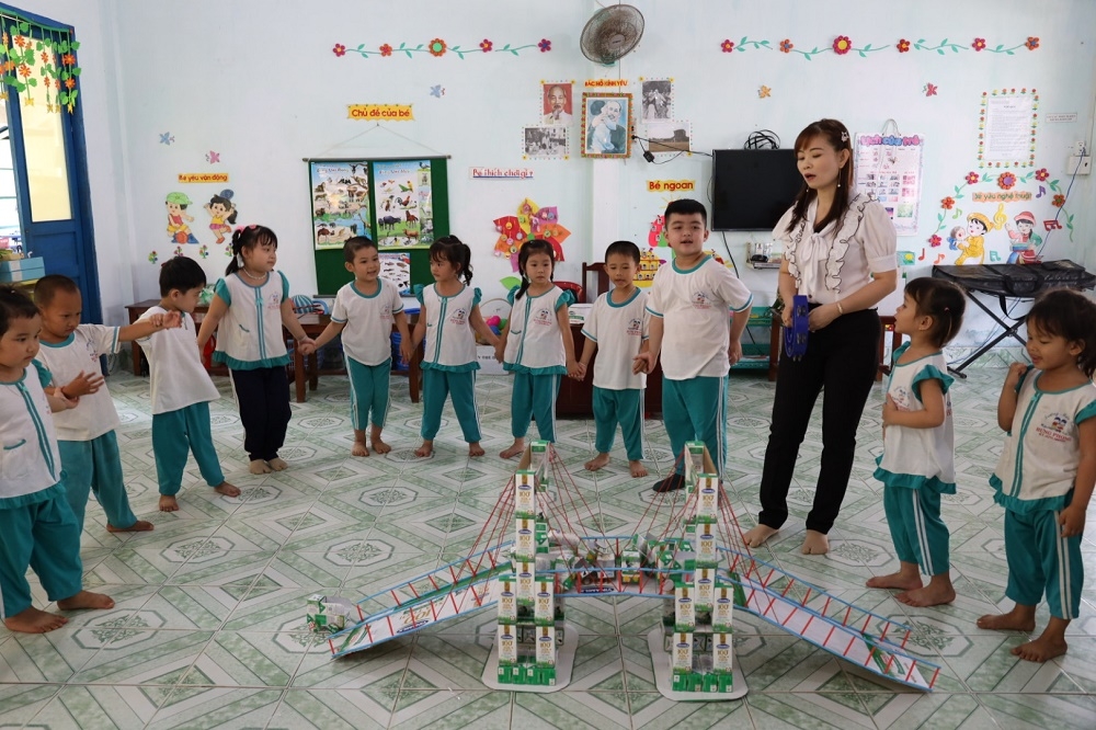 4 năm triển khai, Sữa học đường tỉnh Bến Tre “được lòng” cả thầy trò phụ huynh