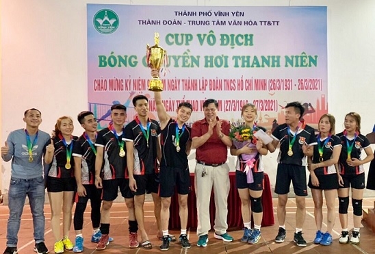 Thành đoàn Vĩnh Yên phối hợp với Trung tâm Văn hóa Thông tin và Thể thao thành phố tổ chức Cúp vô địch Bóng chuyền hơi thanh niên