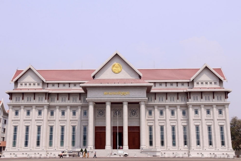 Vietnam hands over New National Assembly building to Laos