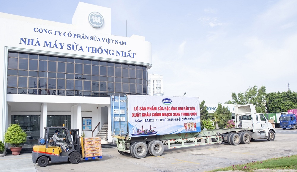 Giữa Covid-19, Vinamilk xuất thành công lô Sữa đặc Ông Thọ đầu tiên sang Trung Quốc