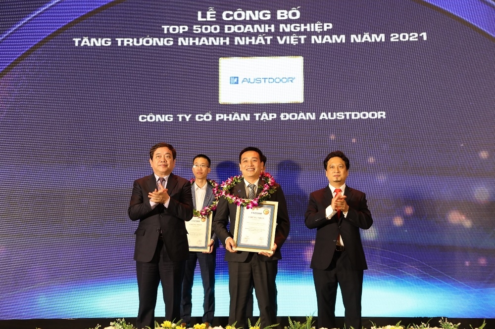 Austdoor được vinh danh Top 10 Doanh nghiệp tăng trưởng nhanh nhất Việt Nam 2021