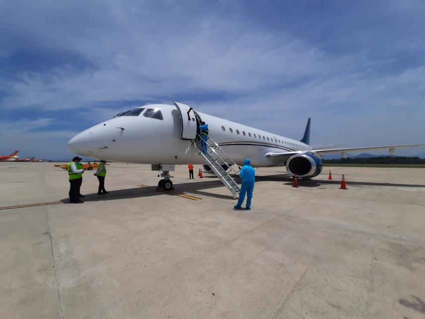 Hòa Phát bao trọn gói chuyến bay đưa 15 chuyên gia đến Dung Quất 