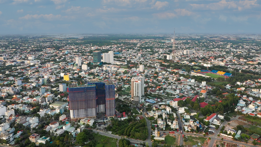 Hoàn thiện tầng 29, C-Sky View nổi bật giữa lòng thành phố Thủ Dầu Một