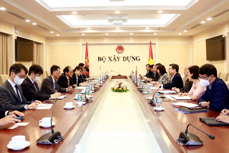 Minister of Construction receives Korean Ambassador to Vietnam