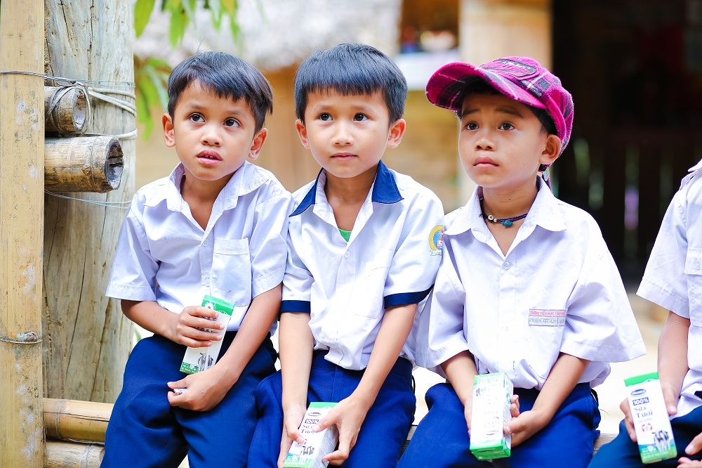 33.000 trẻ em miền núi Quảng Nam uống sữa miễn phí nhờ Sữa học đường