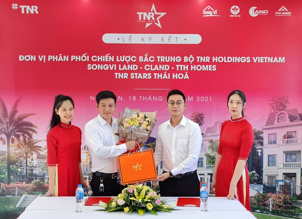Nghệ An: Chính thức chuyển giao shophouse và shopvilla đầu tiên của TNR Stars Thái Hoà