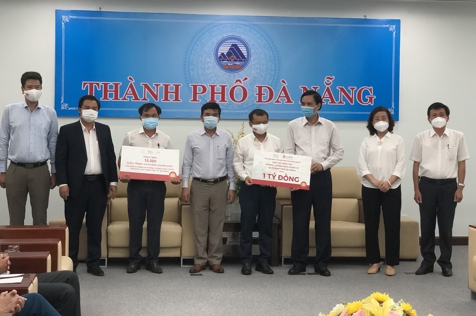 Tập đoàn BRG và Ngân hàng SeABank ủng hộ 1 tỷ đồng và 20.000 khẩu trang kháng khuẩn cho Đà Nẵng phòng chống dịch Covid-19