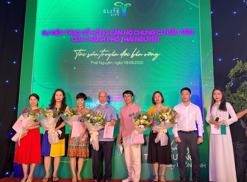 Giữ vững cam kết, Tập đoàn Tecco trao sổ hồng đầu tiên cho cư dân Thái Nguyên