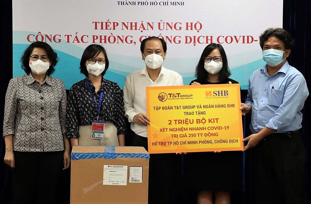 T&T Group và Ngân hàng SHB trao tặng Thành phố Hồ Chí Minh 2 triệu bộ kit xét nghiệm nhanh Covid-19 trị giá 250 tỷ đồng