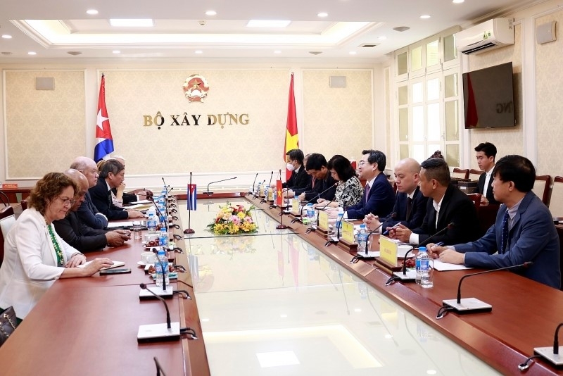 minister nguyen thanh nghi meets cuban minister of foreign trade and investment rodrigo malmierca diaz