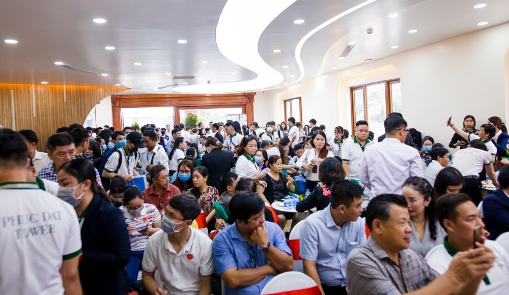 Hàng trăm khách hàng thăm quan căn hộ mẫu dự án Phuc Dat Tower