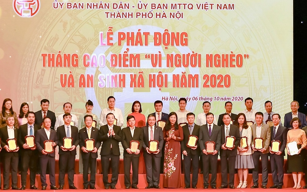 bau hien ung ho 5 ty dong cho quy vi nguoi ngheo thanh pho ha noi