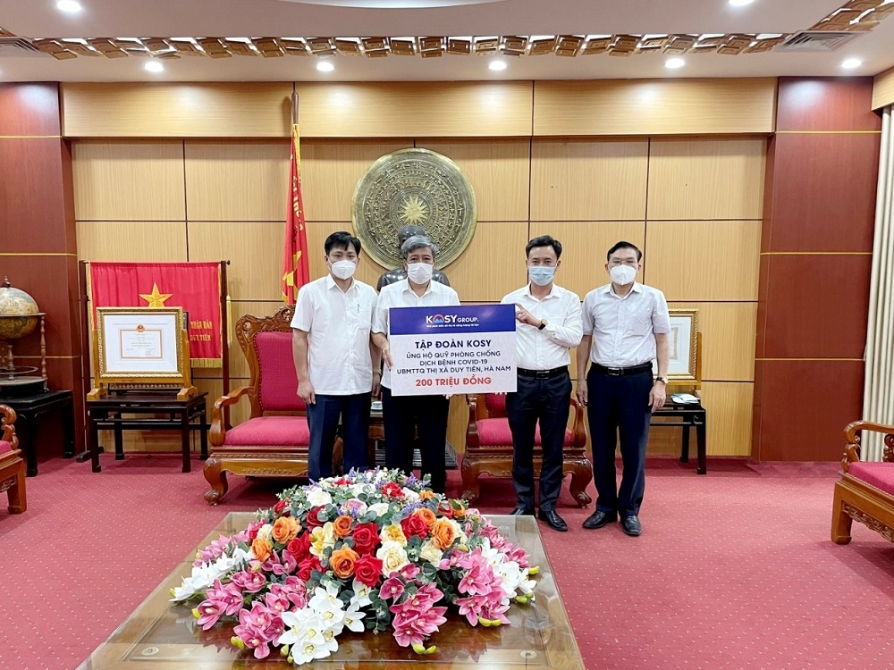 Tập đoàn Kosy trao 1 tỷ 413 triệu đồng ủng hộ công tác phòng chống dịch Covid-19 tỉnh Hà Nam