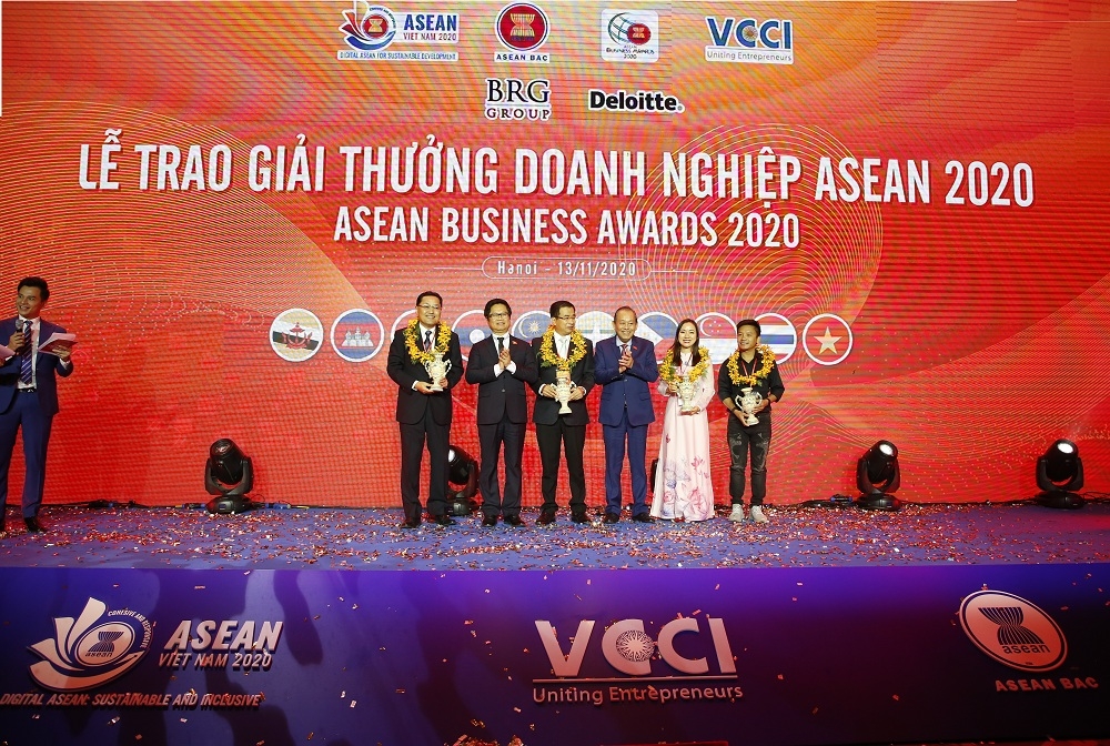 le trao giai thuong asean business awards vinh danh 58 doanh nghiep xuat sac toan khu vuc