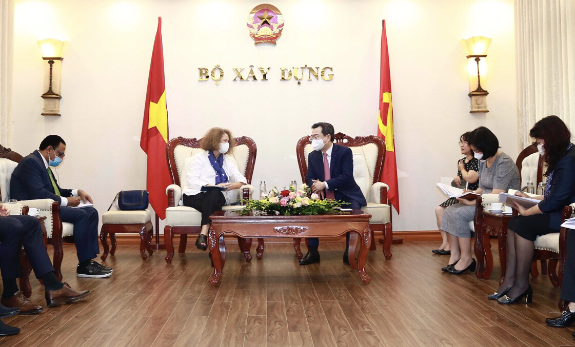 Minister Nguyen Thanh Nghi receives World Bank Country Director
