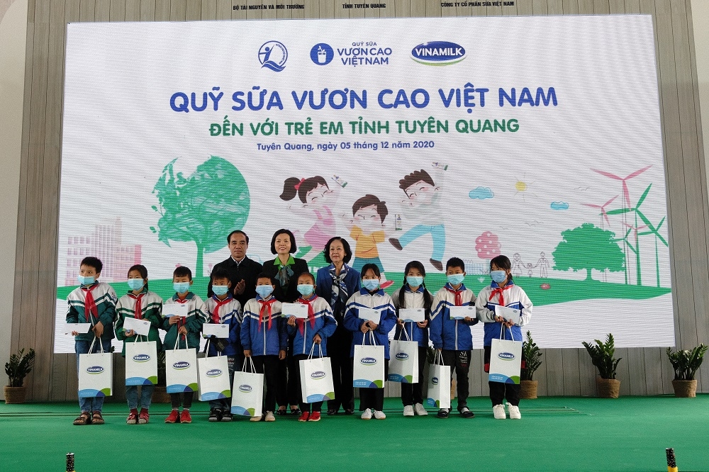 Vinamilk hoàn thành mục tiêu trồng 1,1 triệu cây xanh cho Việt Nam trong năm 2020