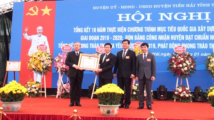 Thái Bình: Tiền Hải đón bằng công nhận huyện đạt chuẩn quốc gia Nông thôn mới