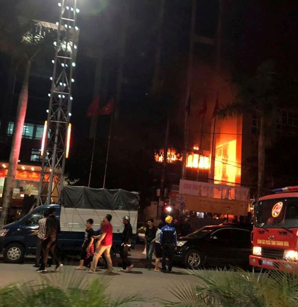 Thanh Hóa: Cháy tòa nhà dầu khí, nhiều người thương vong
