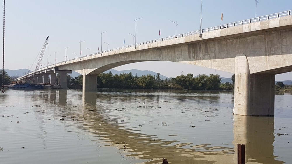 Thông xe cây cầu mới nối Quảng Ninh với Hải Dương