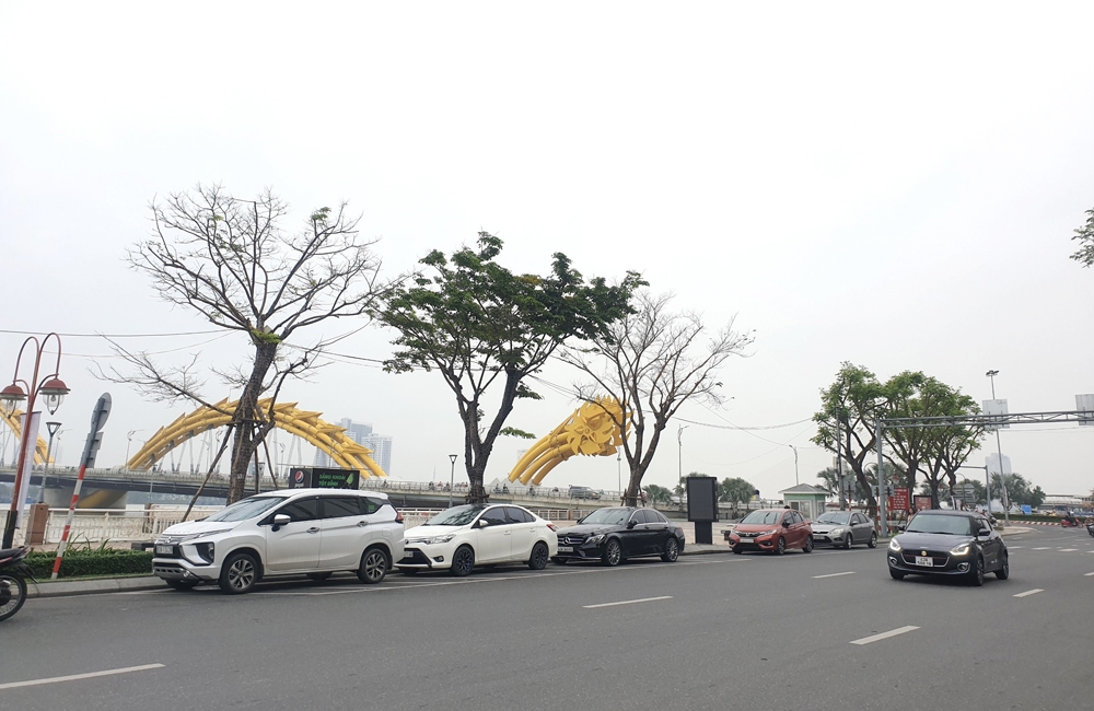 Đà Nẵng: Thu phí đỗ xe ôtô dưới lòng đường