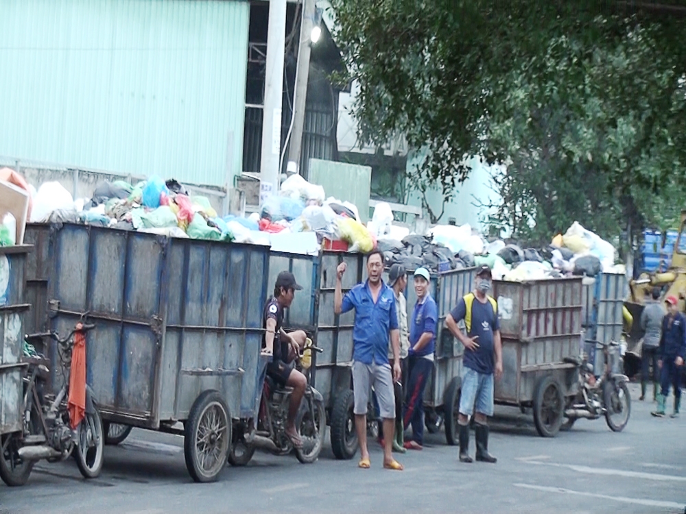 Thành phố Hồ Chí Minh: Trạm trung chuyển rác ô nhiễm trong khu dân cư