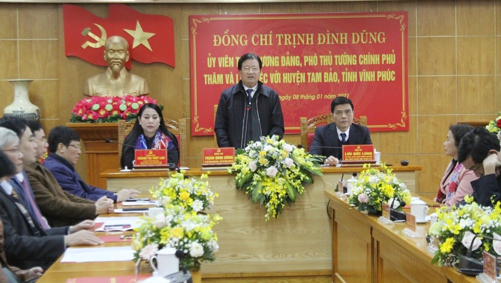 Phó Thủ tướng Chính phủ Trịnh Đình Dũng làm việc với huyện Tam Đảo