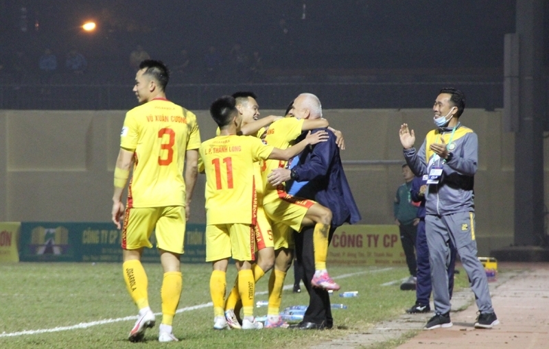 CLB Đông Á Thanh Hóa giành chiến thắng trước Nam Định với tỷ số 3-0