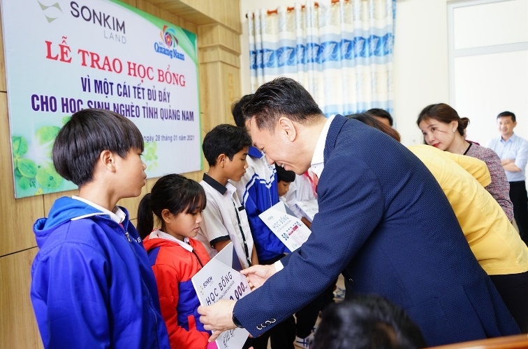 Sonkim Land trao học bổng 1 tỷ đồng cho học sinh nghèo Quảng Nam đón Tết